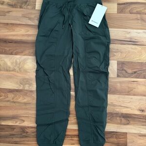 NWT Lululemon Dance Studio Mid-Rise Jogger
